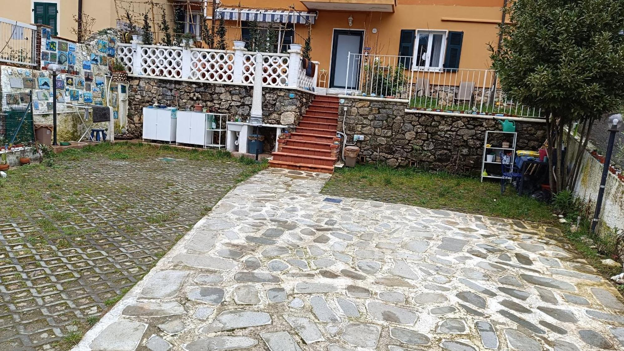 La Graziosa Dorata Lerici San Lorenzo Villa Indipendente 2 Persone Parcheggio Gratuito 레리치 외부 사진